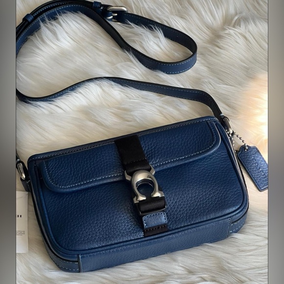 CM335 - Coach Beck Slim Crossbody - Picture 5 of 12